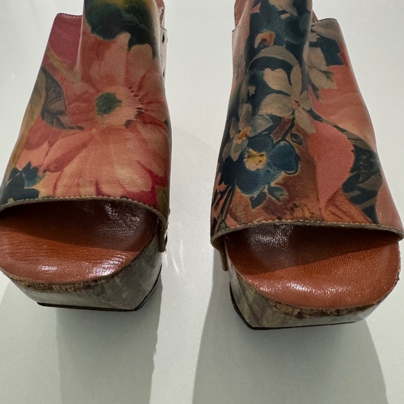 Platform/Clog Shoes - Picture 3 of 4